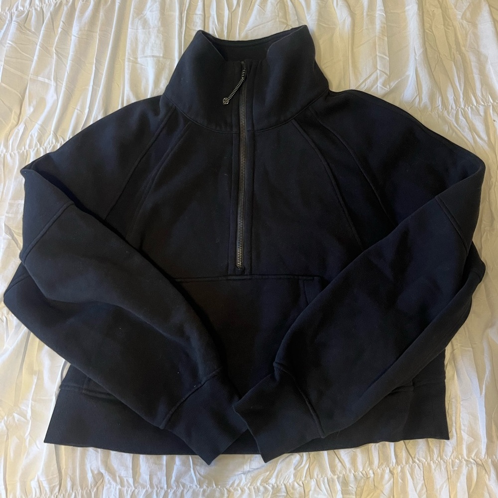 Lululemon Cropped Scuba Quarter Zip M/L in Black